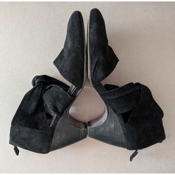 Eileen Fisher Mary Knotted Cutout Black Suede Pump - Picture 6 of 10